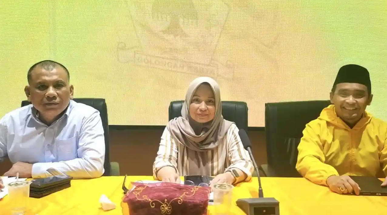 Bahlil Lahadalia Lantik Serentak 38 DPD Golkar se-Jatim di Surabaya