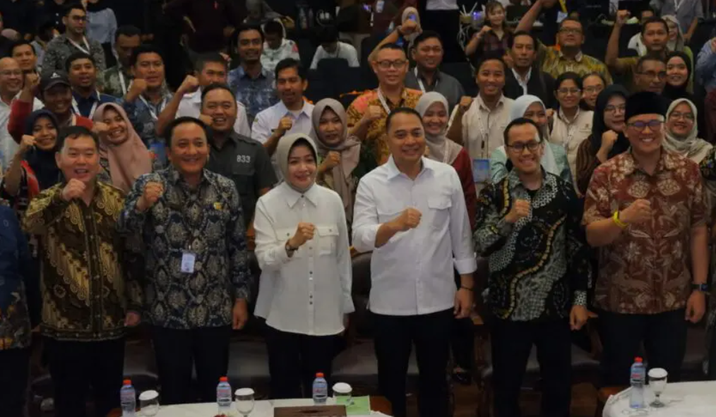 Pemkot Surabaya Gelar Surabaya Industrial and Labour Festival 2026, Eri Cahyadi Tinjau Langsung Kegiatan
